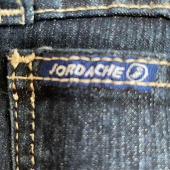 Jordache Jeans - 28” inseam - 32” waist- unfinished raw hem - 9” rise - Picture 4 of 12